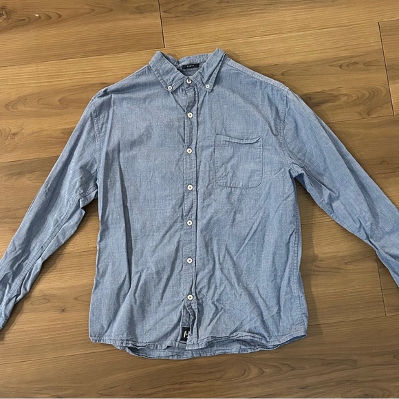 Artistry in Motion Men’s Blue Button Down Shirt - Picture 1 of 4